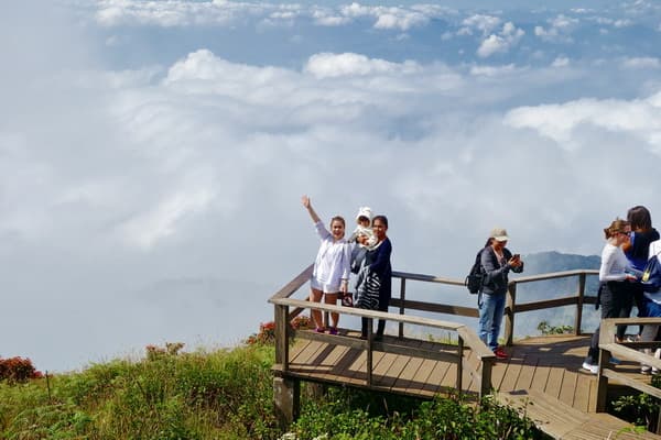 Chiang Mai Tour04: 1 Day Chiang Mai Trek Doi Inthanon at Kew Mae Pan Nature Trail travel program by Unix Peak Travel